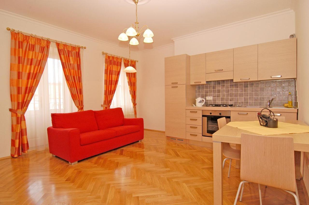 Residence La Familia Prag Exteriör bild