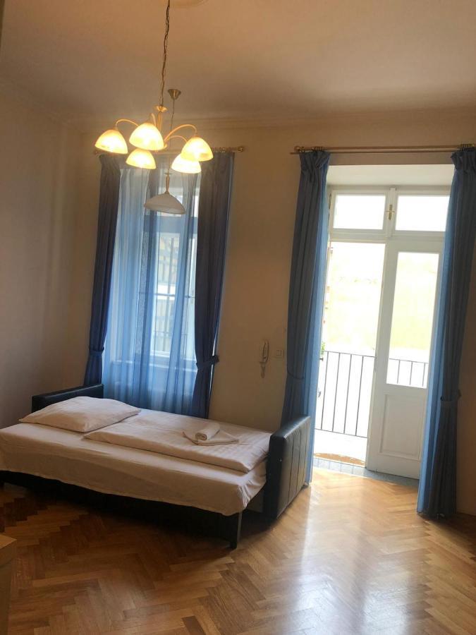 Residence La Familia Prag Exteriör bild