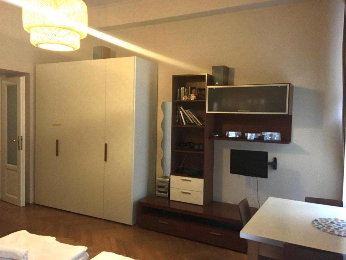 Residence La Familia Prag Exteriör bild