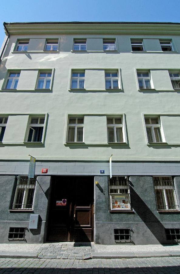 Residence La Familia Prag Exteriör bild